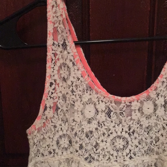 Cream tank top - Picture 2 of 4